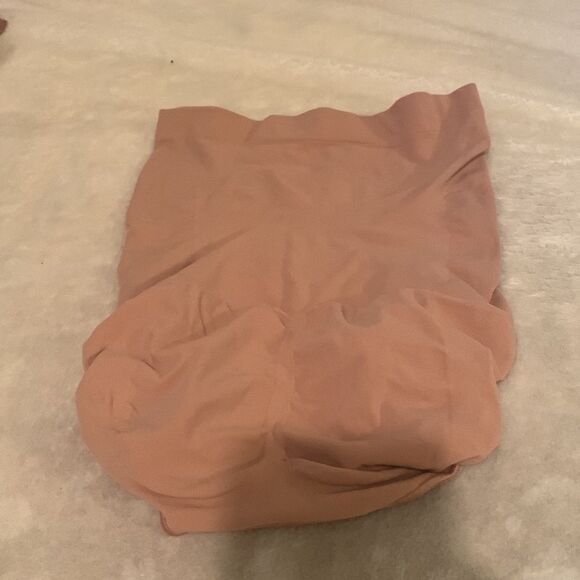 SKIMS Tan Shapewear High Waist Briefs size 2x/3x - Picture 3 of 7
